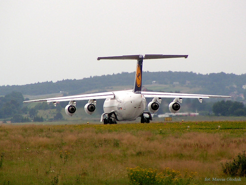 Avro_146-RJ85_D-AVRR_02.jpg