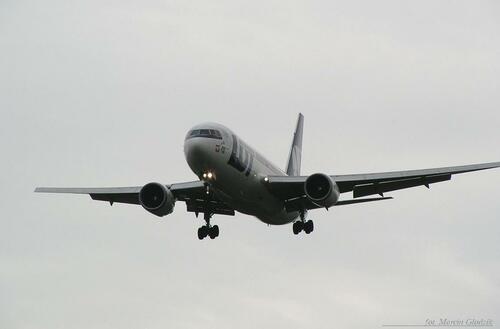 Boeing 767-25DER SP-LOB LOT

