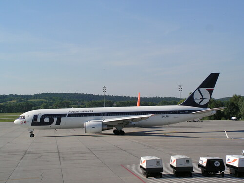Boeing 767-35DER SP-LPB LOT

