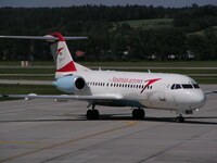 Fokker_70_OE-LFL_AuA_02.jpg