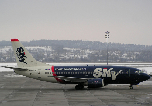 B_737-5Y0_OM-SEG_02.jpg