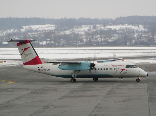 DHC-8-314BQ_Dash_8_OE-LTH_06.jpg