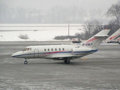 Raytheon_Hawker_800XP_G-CDLT_01.jpg