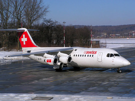 Avro_146-RJ100_HB-IXX_02.jpg