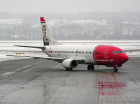 B_737-33A_LN-KKS_NAS_01.jpg