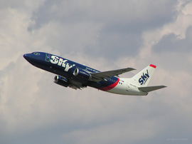 B_737-33V_HA-LKR_SE_01.jpg