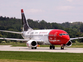 B_737-3Y0_LN-KKR_NAS_01.jpg