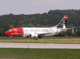 B_737-3Y0_LN-KKR_NAS_03.jpg