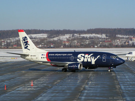 B_737-5Y0_OM-SEG_01.jpg