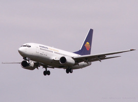 B_737-73S_D-AHIF_HI_00.jpg
