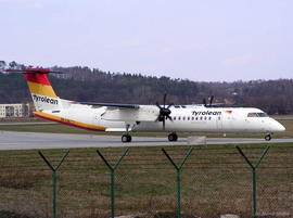DHC-8-402Q_Dash_8_OE-LGE_TyrA_02.jpg
