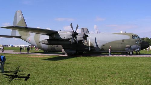 C-130H-30_Hercules_France_Air_Force_61-PK02.JPG