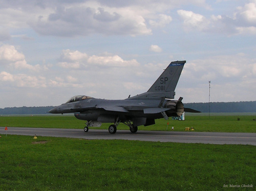 F-16C_Fighting_Falcon_US_AF_SP_96-0081_01.jpg