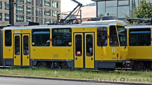 TramwajBerlinTatraKT4DBVG7028M401.jpg