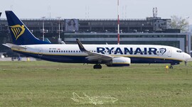 B_737-8ASWL_SP-RSD_RyanairSun05.jpg